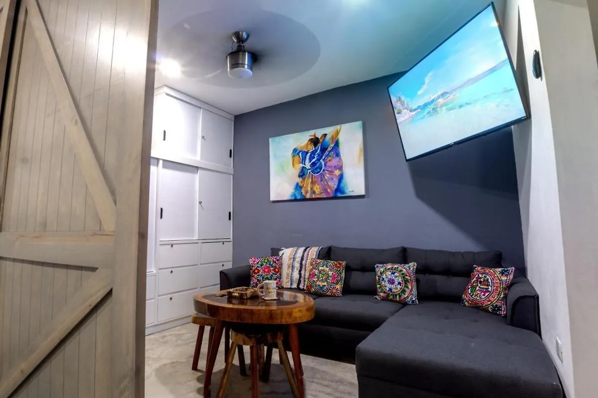Casabella- Private Villa-6 Bed 6 Bath-Beachwalk Playa del Carmen 0*,  Mexiko